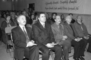 نشست های تبلیغات انتخاباتی دوره هفتم مجلس شورای اسلامی (داویدیان نفر اول از سمت چپ)