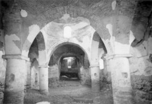 نمای داخلی کلیسای آخته خانه