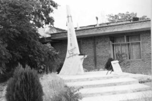 شکل7.بنای یادبود شهدای ارمنی خوی مائخذ: ‹‹تاریخ کلیساهای آذربایجان شرقی››