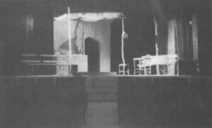 صحنه نمایش محلل،طرح از شاهین سرکیسیان دکور از اسماعیل ارحام صدر