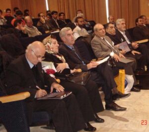 از چپ به راست: آروشات آواکیان،آنا اگیپیان،لئون آنانیان،ورژ پارسادانیان،لاورنتی هوانسیان،آندرانیک سیمونیان و وفایی