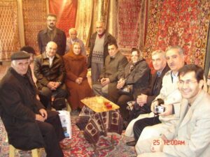 در مغازه تاجر فرش اصفهانی