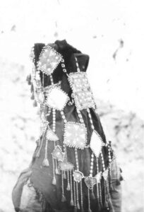 عروس فریدنی با تزیینات وابسته