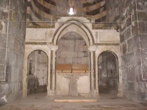 نمای داخلی قره کلیسا