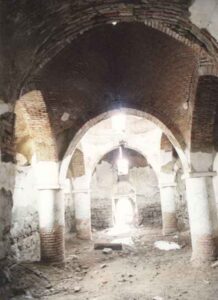 نمای داخلی کلیسای آخته خانه