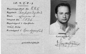 کارت عضویت واروژان در باشگاه فارغ التحصیلان ارمنی