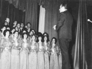 گروه کُر اهواز به رهبری واروژان