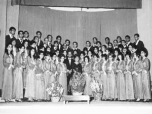 گروه کُر اهواز به رهبری واروژان