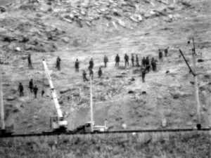 تخریب خاچکارها توسط سربازان