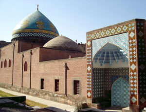 سردر جنوبی مسجد - مدرسه