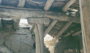 نمونه سرستون چوبی به سبک ایونیک،کلیسای سورپ هوهانس قره قیز