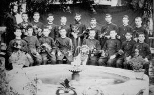 فارغ التحصیل مدرسه دینی آرماش 1899-1900م