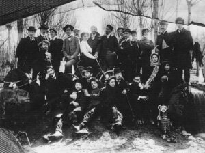 جمعی از چهره های شاخص فرهنگی ارمنیان تبریز (اوایل قرن بیستم میلادی)