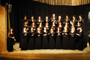 گروه کُر باشگاه آرارات،به رهبری آراکسیا خاچاطوریان،1390ش