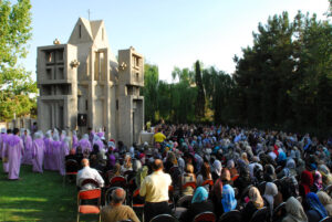 مراسم دینی در نیایشگاه صلیب مقدس 1390ش