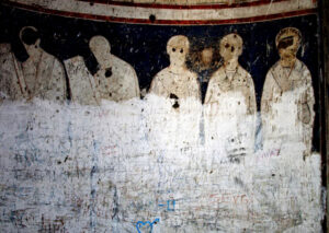 نقاشی های تخریب شده دیوار کلیسا