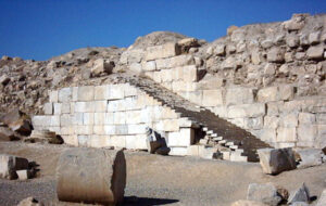 پلکان های معبد آناهیتا