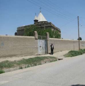 نمای محوطه کلیسا