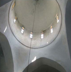 نمای زیر گنبد