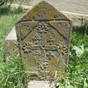 نمونه سنگ قبرهای محوطه کلیسا