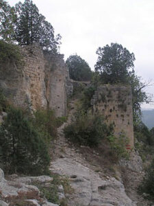 بقایای قلعه لامبرون