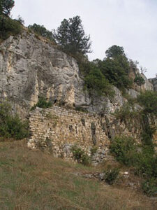 دیوارها و استحکامات لامبرون