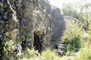 گور دخمه اورارتویی سنگر