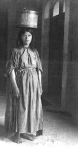 دختر ارمنی کارگر