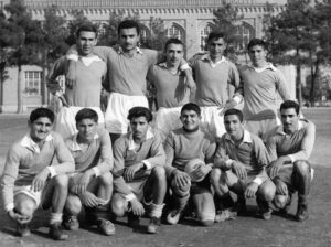 اعضای تیم فوتبال دبیرستان کوشش - داویدیان،۱۳۳۵ش (۱۹۵۶م)