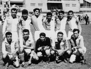 اعضای تیم فوتبال دبیرستان کوشش - داویدیان،۱۳۳۷ش (۱۹۵۸م)