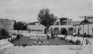 تصویر کلیسای مریم مقدس تبریز به همراه اولین و قدیمی ترین چاپخانه تبریز در دهه ۱۳۵۰ش