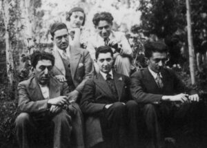 صادق هدایت در کنار بزرگ علوی،مسعود فرزاد،مجتبی مینوی،پرتو علوی و بانو لرتا هایراپتیان