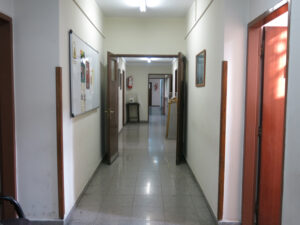 نمایی از راهروی بخش اداری ساختمان خلیفه گری