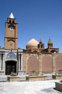 برج ساعت و ورودی اصلی مجموعه وانک