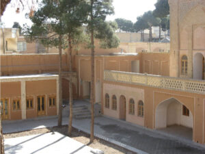 بازسازی ضلع جنوبی و طراحی بخش خدماتی در ضلع شرقی