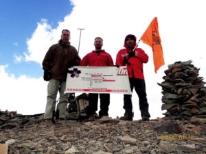 کوهنوردان انجمن سیپان بر فراز قلعه خلنو (البرز مرکزی)