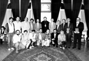 مراسم قدردانی از مشارکت جمعی از دست اندرکاران ارمنی در جبهه های جنگ تحمیلی (وارتانیان نفر پنجم،ایستاده از سمت چپ)