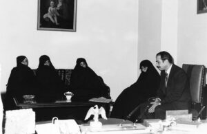 مهندس وارطان وارتانیان در دیدار با مدیران مدارس دخترانه ارمنیان تهران،بهمن 1364خ