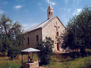 کلیسای آماراس (تاسیس 410م) مرکز روحانی دساوده (آرتساخ) و آلبانیای قفقاز و محل تاسیس یکی از اولین مدارس زبان ارمنی به دست مسروپ ماشتوتس مقدس واقع در استان مارتونی جمهوری آرتساخ (ایالت خوجاوند در نقشه های جمهوری آذربایجان)