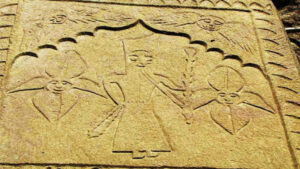 تصویر 46: گورنگاره شخصی در حال قلیان کشیدن،با دو خورشید در دو طرف