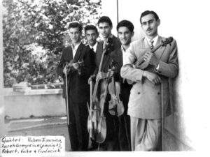 کوینتت پیانوی هنرستان عالی موسیقی از چپ به راست: روبن توماسیان (ویولن دوم)،زاره گریگوریان (پیانو)،روبرت کاراپتیان (ویولن سل)،واهه خوجایان (ویولن اول)،فردریک استپانیان (آلتو)