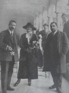 آودیس آهارونیان همراه همسر دومش،نوارت.ونیز 1920م