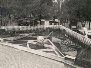 باغ آب و نور - طرح از:گابرئیل گِورِکیان نمایشگاه بین المللی معماری و هنر مدرن پاریس فرانسه 1925م