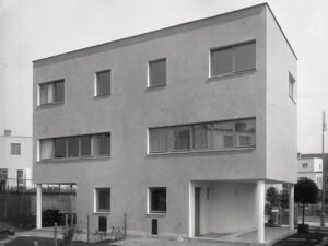 نمای اصلی خانه های شماره 67 و 68،طراحی شده توسط گابرئیل گِورِکیان،نمایشگاه وِرک بوند 1932م