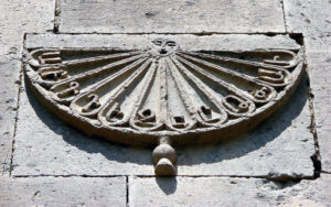 ساعت خورشیدی دیر گوشاوانک قرن دوازدهم میلادی