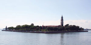 دورنمایی از جزیره سن لازارو