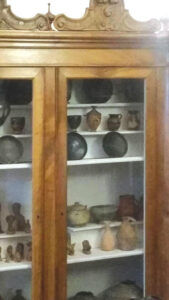 تعدادی از ظروف مکشوف باستانی،موزه دیر سورپ قازار عکس از مولف