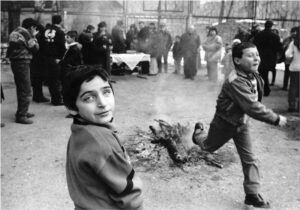 بچه ها در حال بازی،عکس از گِرمان آواکیان