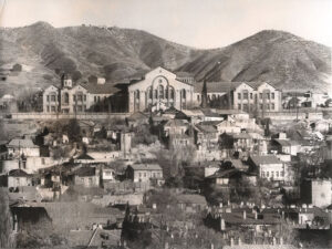 دورنمایی از مدرسۀ نرسسیان