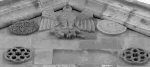 نقش عقاب که بره را در چنگال خود دارد، کلیسای سنت استپانوس منبع: کشاورز، همان